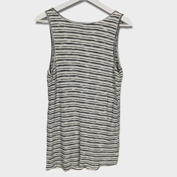 Maternity Tank Bundle size Large - Picture 3 of 10